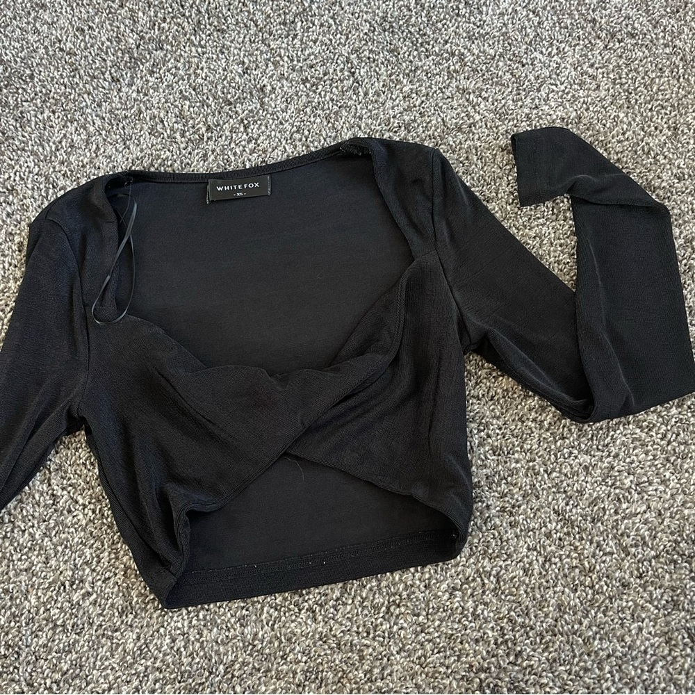 Twist front cropped long sleeve